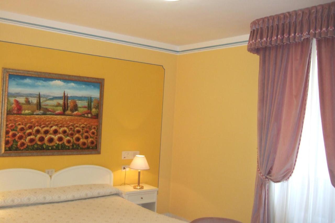 Hotel La Torre Кастильоне-дель-Лаго Экстерьер фото